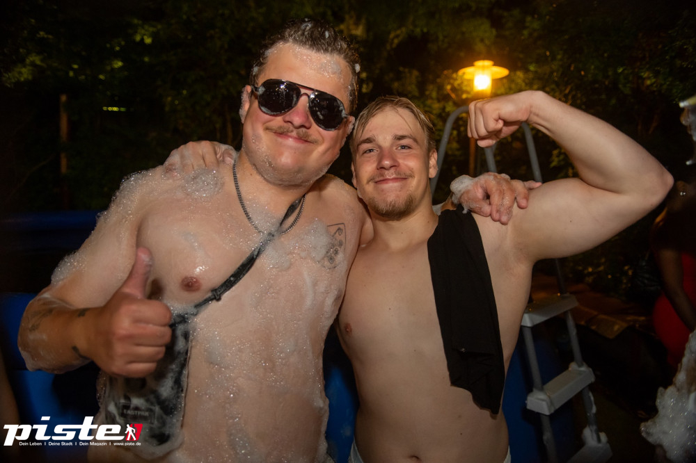 Die große Schaum- und Poolparty