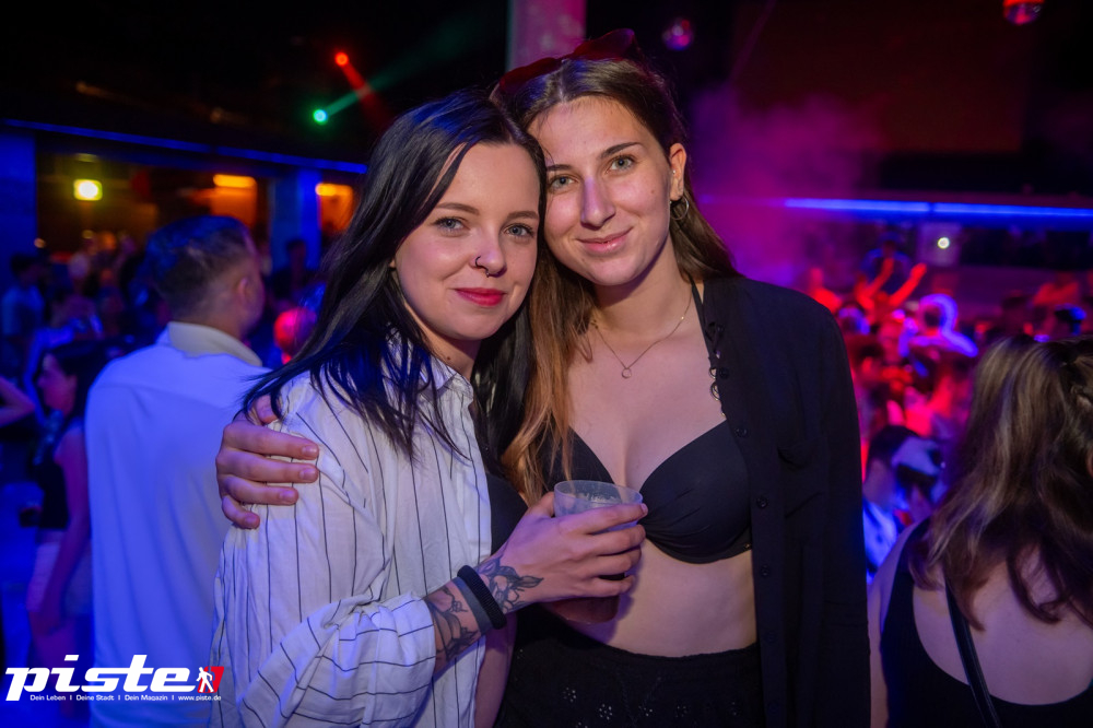 Die große Schaum- und Poolparty