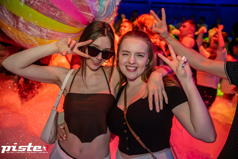 Die große Schaum- und Poolparty