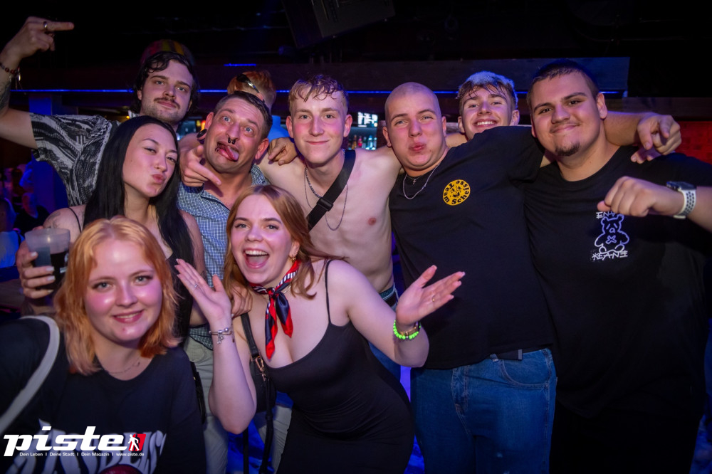 Die große Schaum- und Poolparty