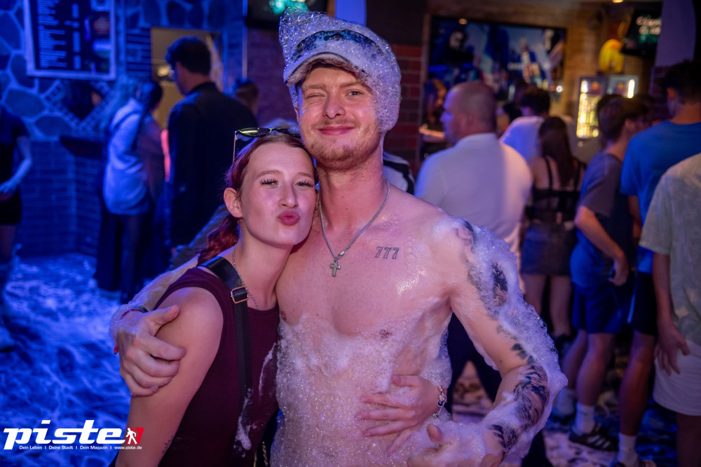 Die große Schaum- und Poolparty