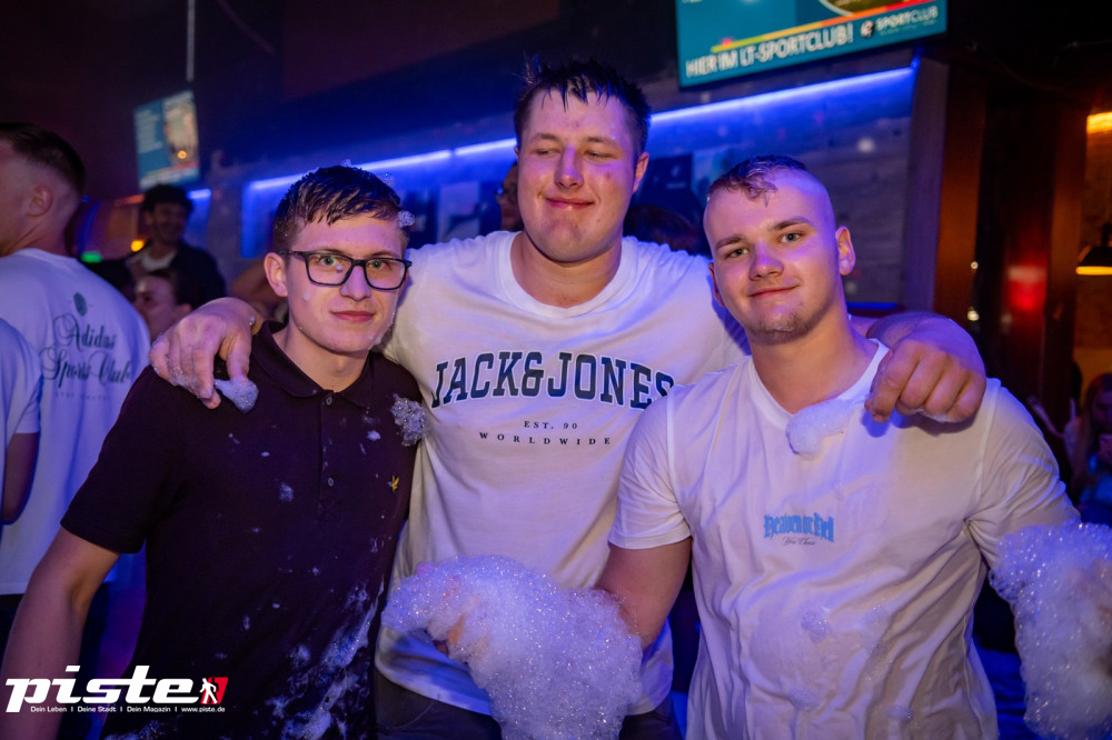 Die große Schaum- und Poolparty