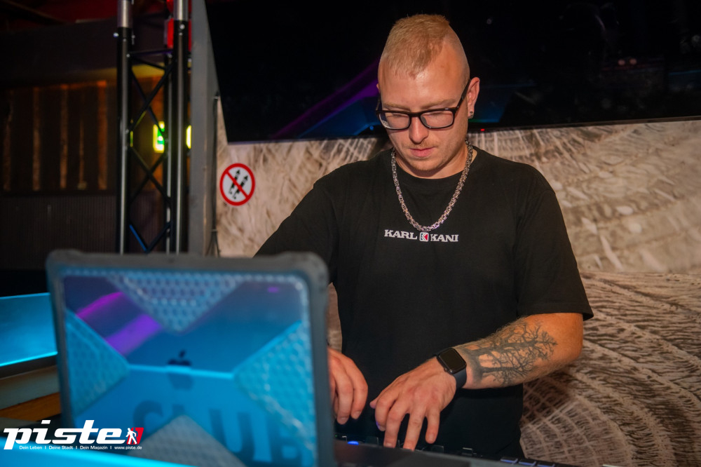 Die große Schaum- und Poolparty