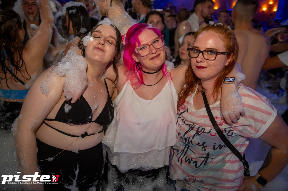 Die große Schaum- und Poolparty