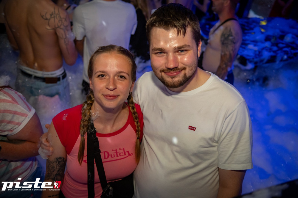 Die große Schaum- und Poolparty