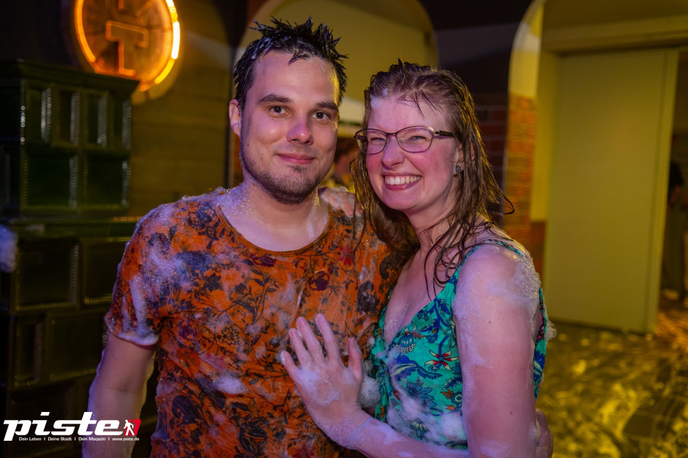 Die große Schaum- und Poolparty