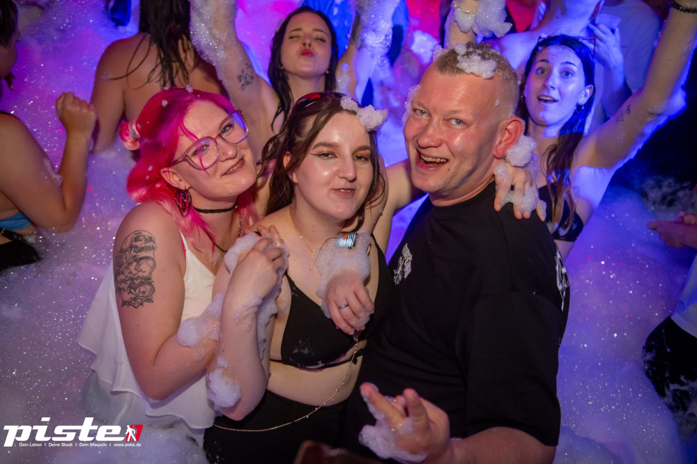 Die große Schaum- und Poolparty