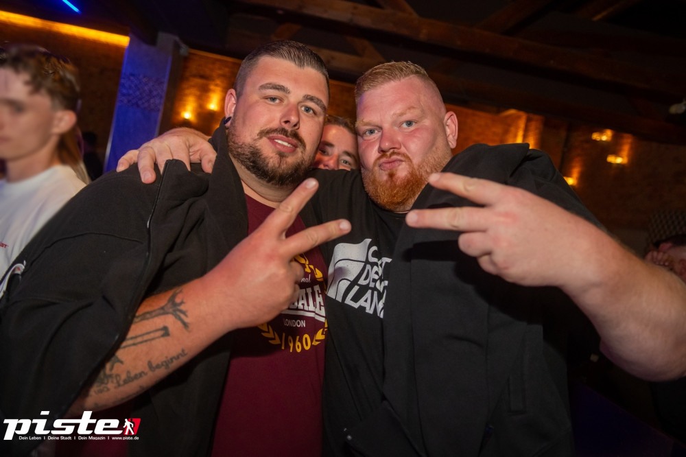 Die große Schaum- und Poolparty