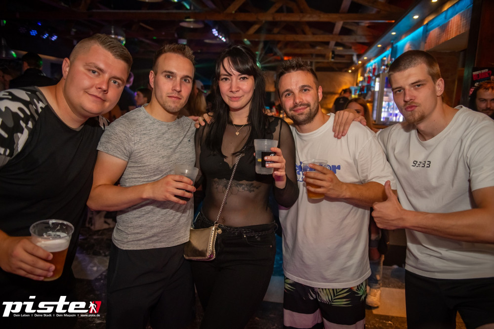 Die große Schaum- und Poolparty