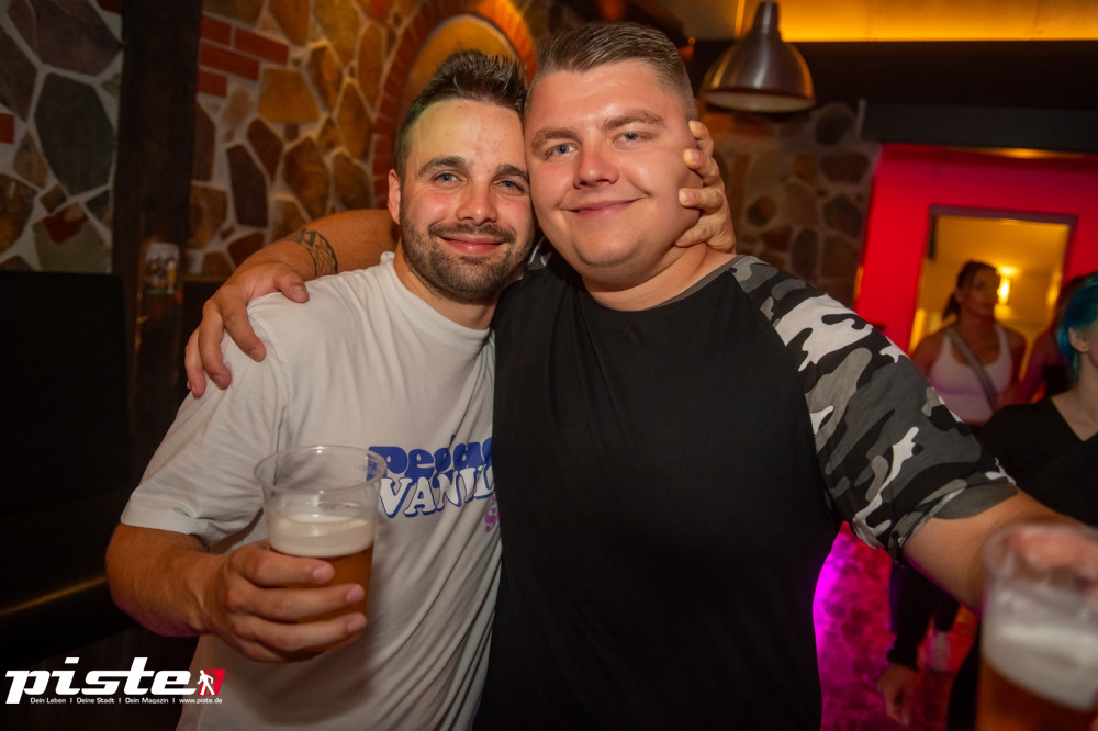 Die große Schaum- und Poolparty