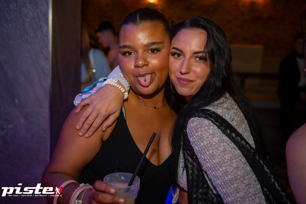 Die große Schaum- und Poolparty