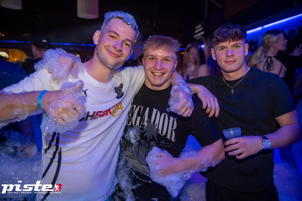 Die große Schaum- und Poolparty