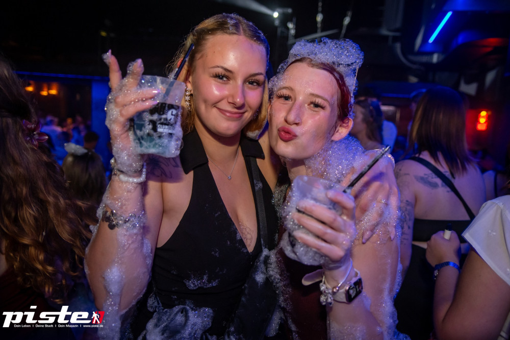 Die große Schaum- und Poolparty