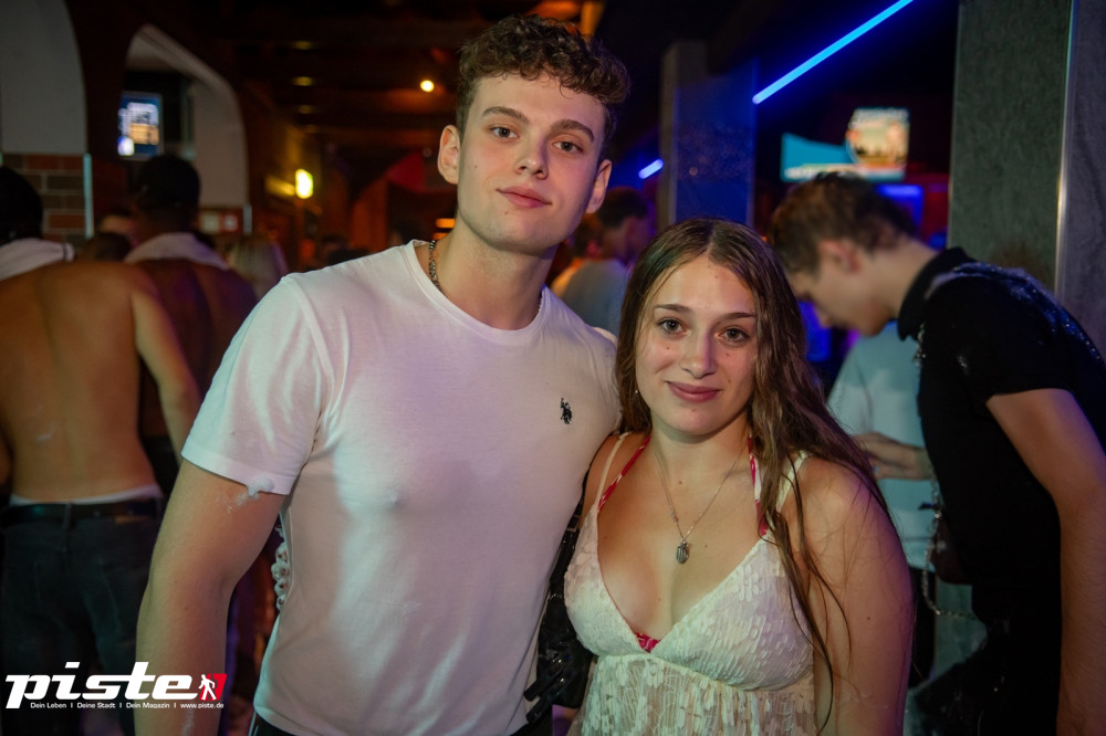 Die große Schaum- und Poolparty