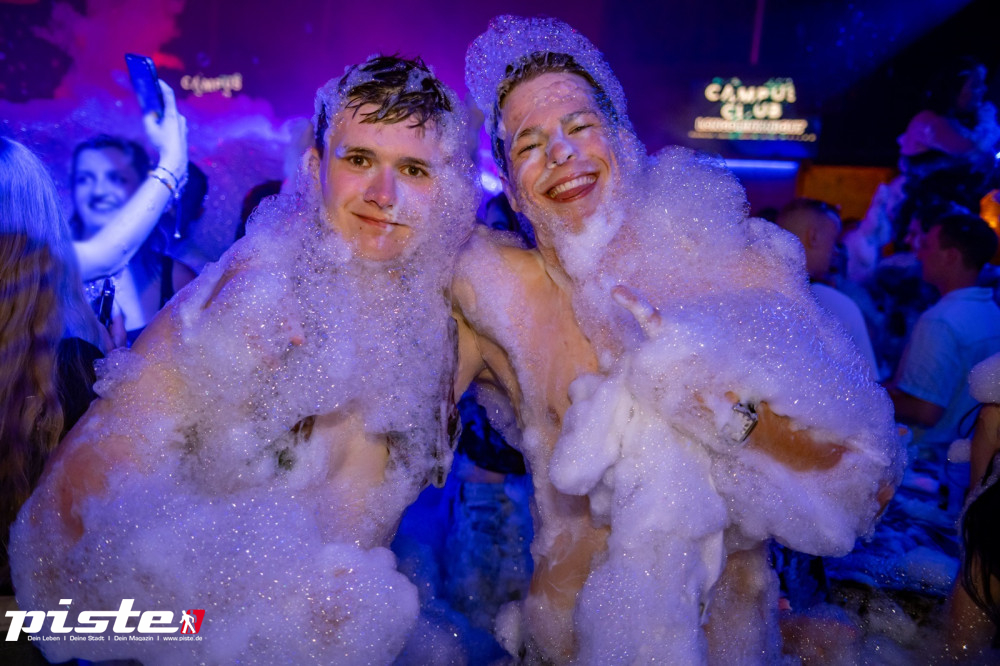 Die große Schaum- und Poolparty