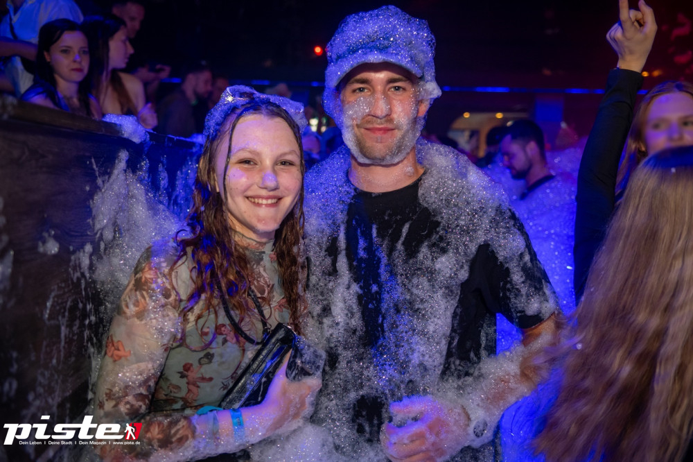 Die große Schaum- und Poolparty