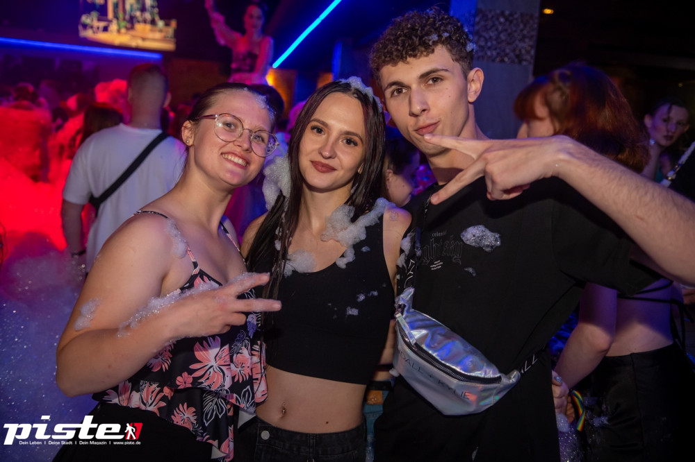 Die große Schaum- und Poolparty