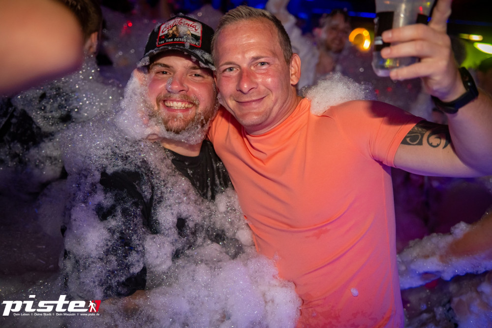 Die große Schaum- und Poolparty