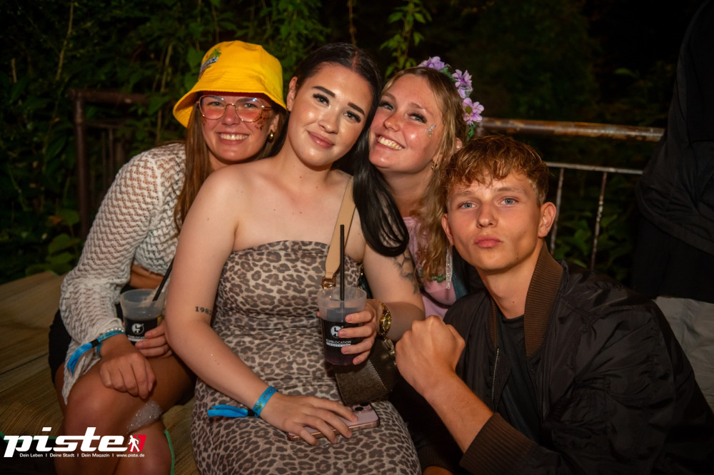 Die große Schaum- und Poolparty