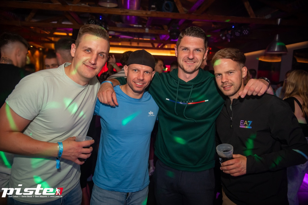 Die große Schaum- und Poolparty