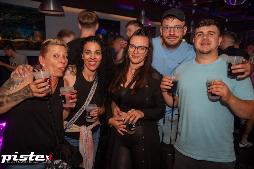 Die große Schaum- und Poolparty