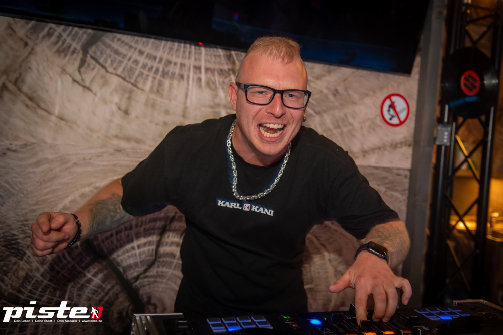 Die große Schaum- und Poolparty