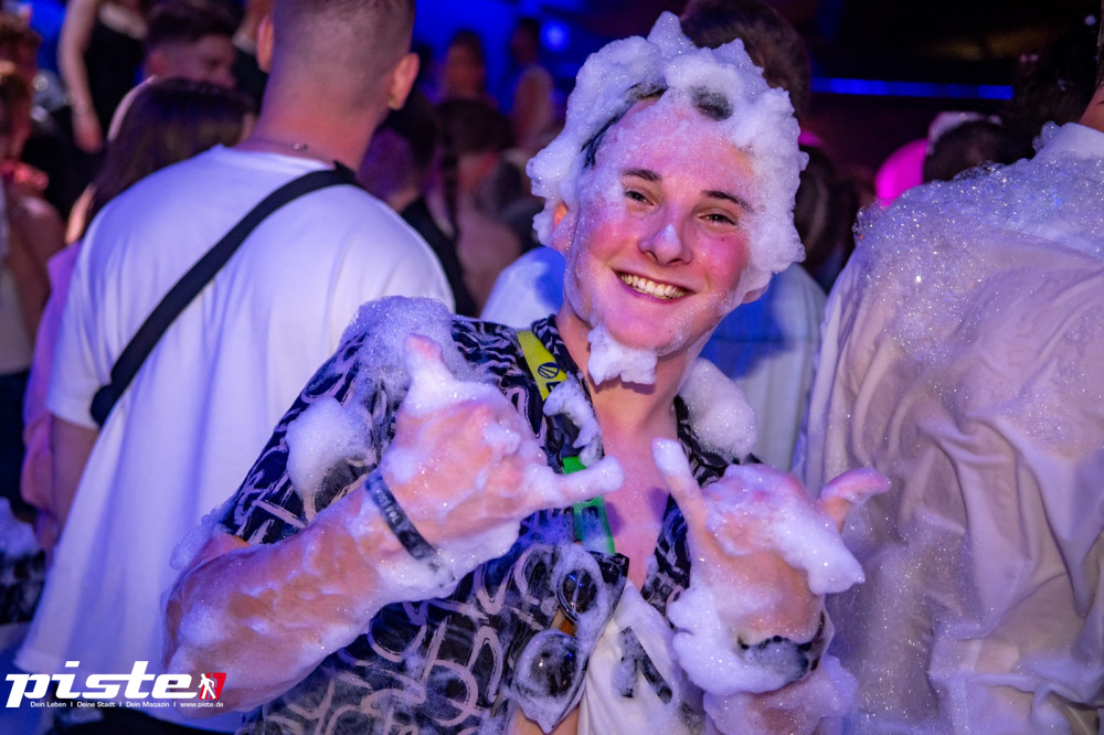 Die große Schaum- und Poolparty