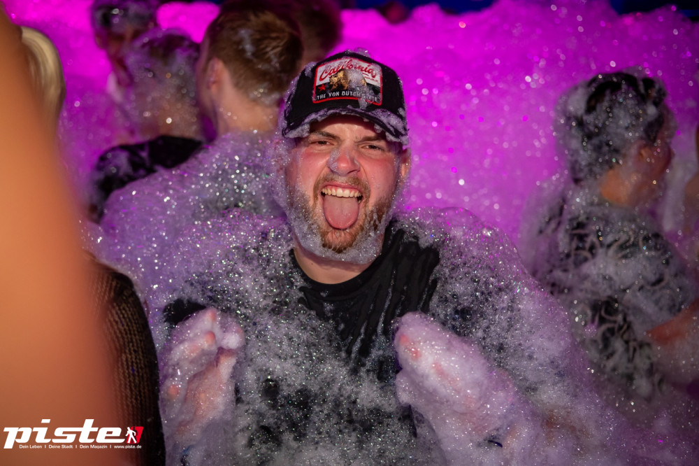 Die große Schaum- und Poolparty