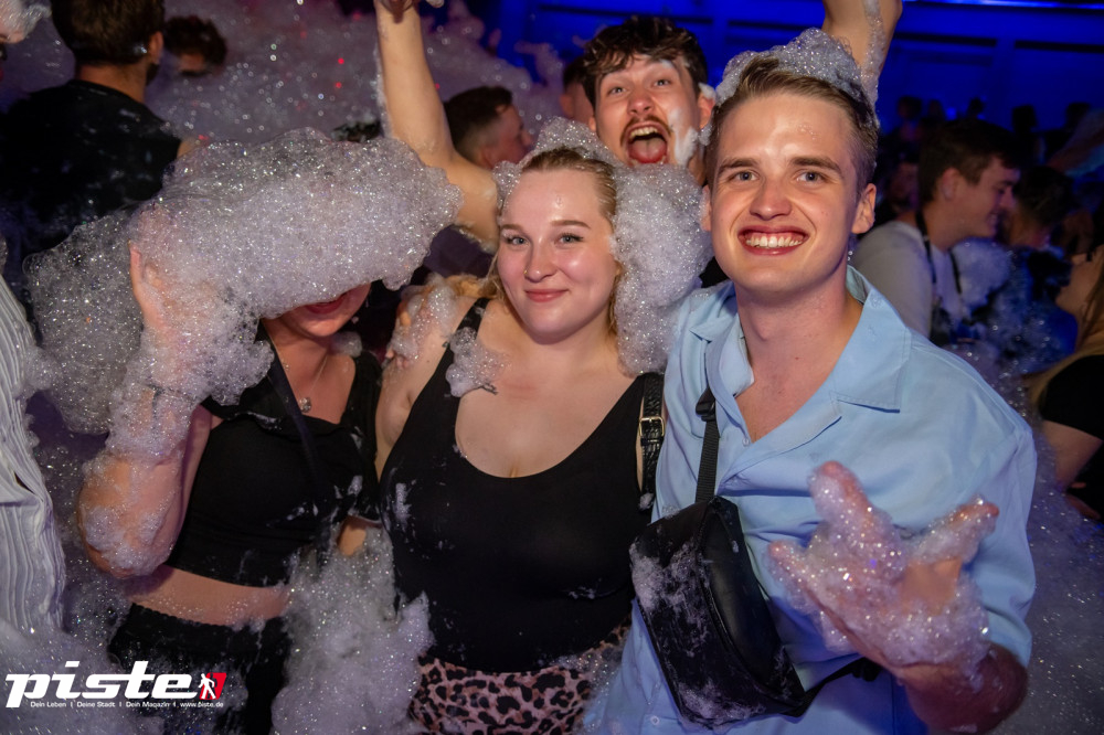 Die große Schaum- und Poolparty