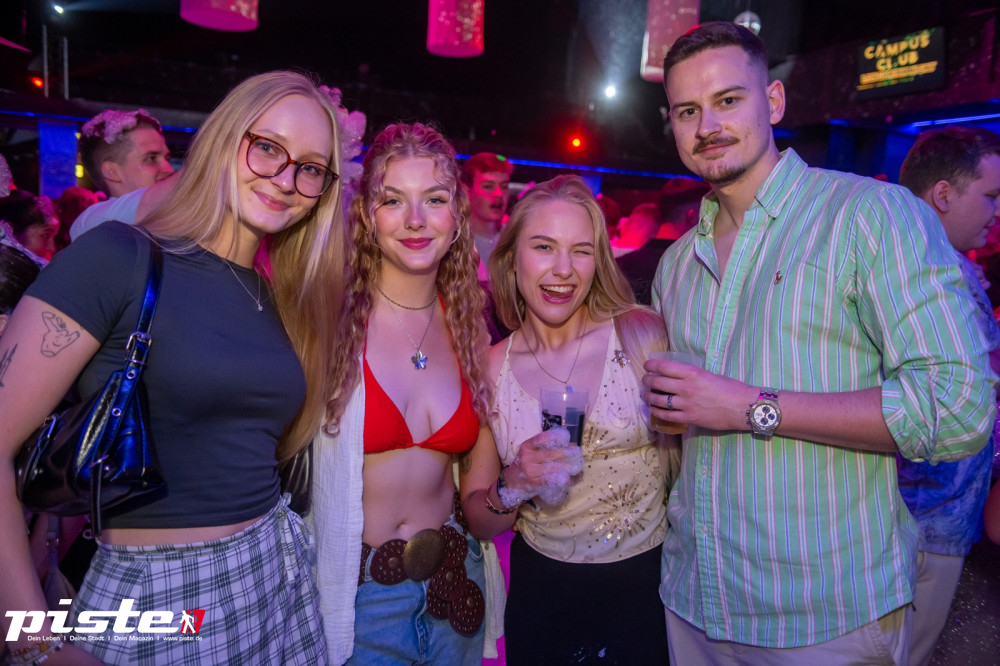 Die große Schaum- und Poolparty