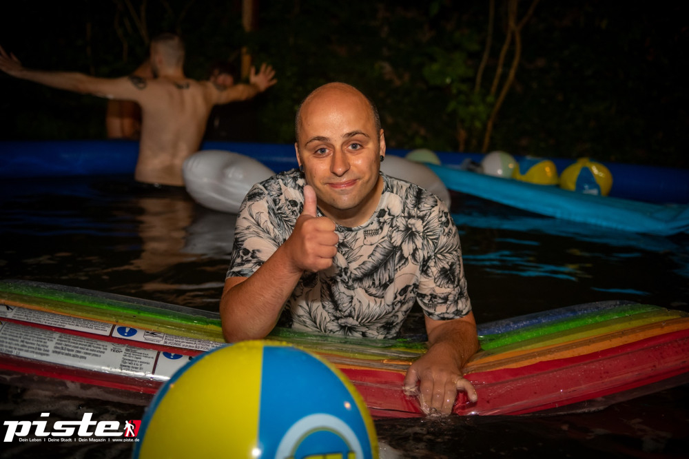 Die große Schaum- und Poolparty