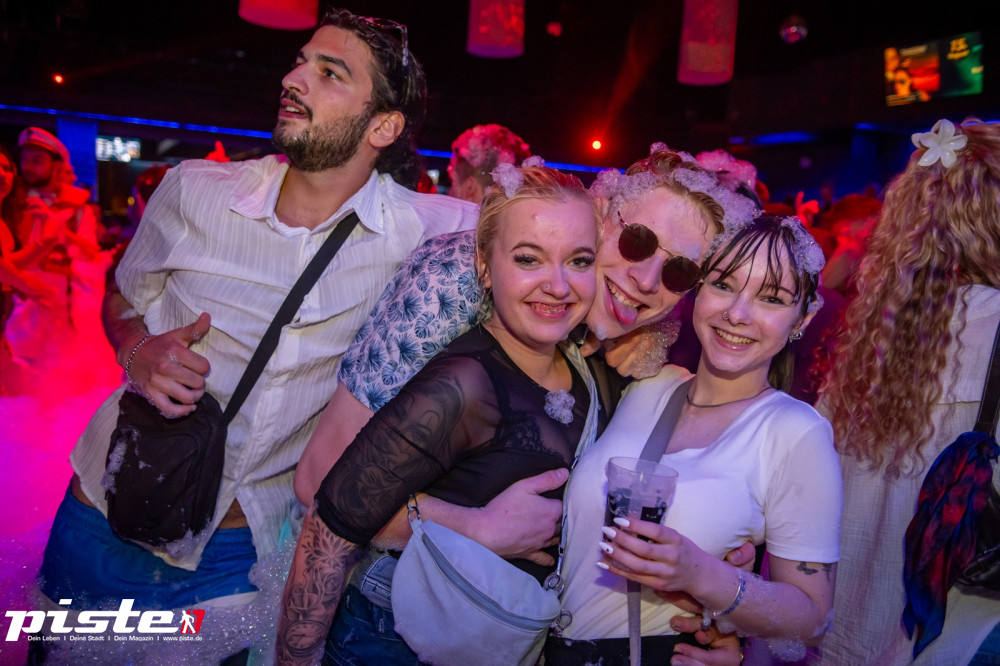 Die große Schaum- und Poolparty