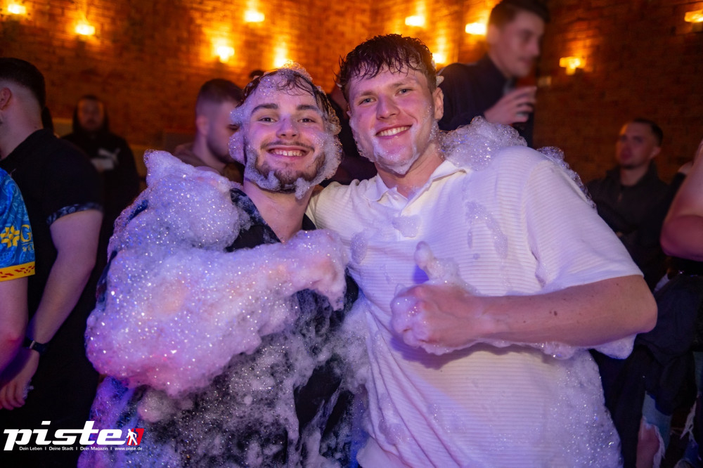 Die große Schaum- und Poolparty