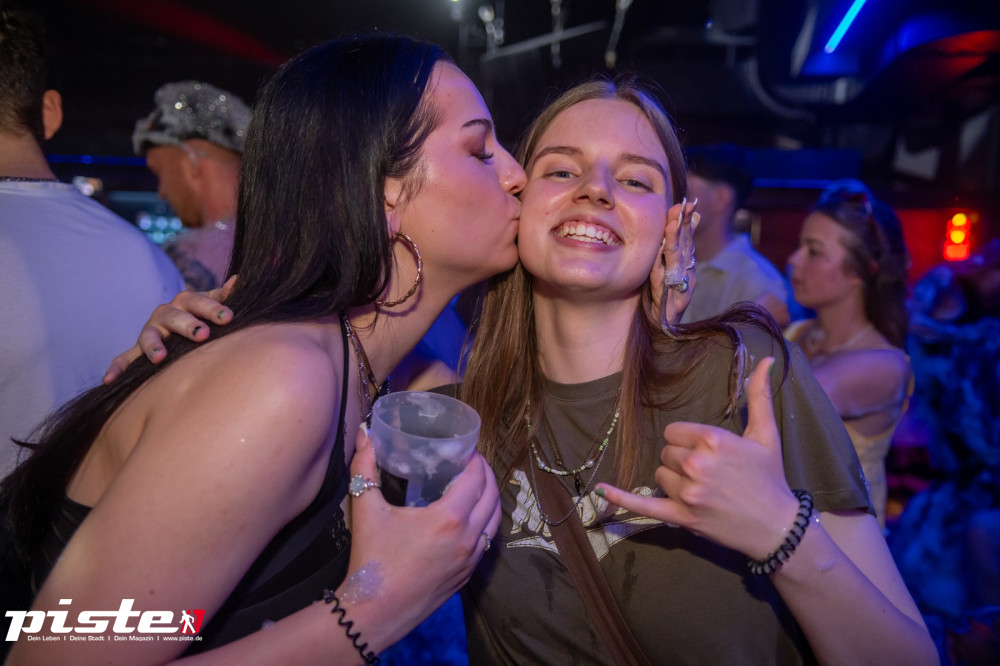 Die große Schaum- und Poolparty