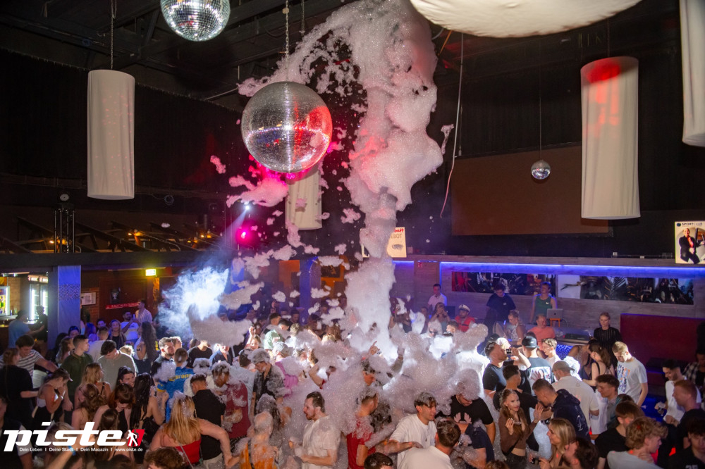 Die große Schaum- und Poolparty