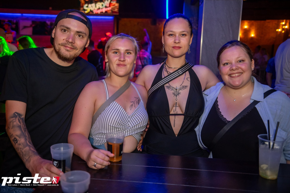 Die große Schaum- und Poolparty