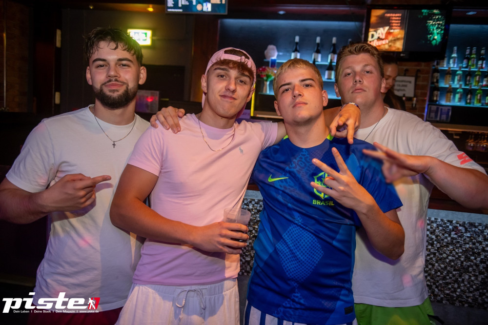 Die große Schaum- und Poolparty