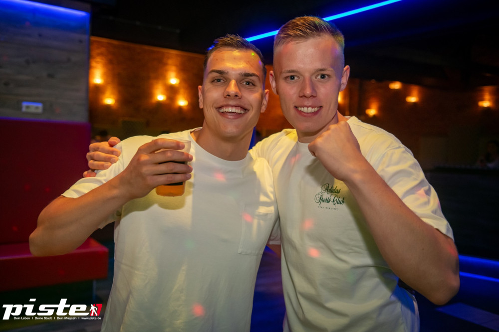 Die große Schaum- und Poolparty