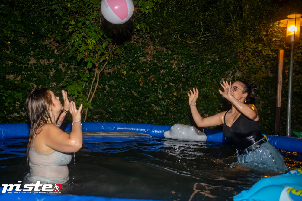 Die große Schaum- und Poolparty