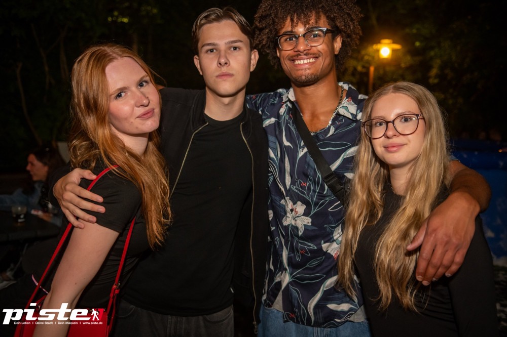 Die große Schaum- und Poolparty