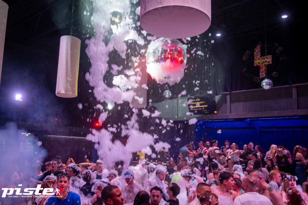 Die große Schaum- und Poolparty