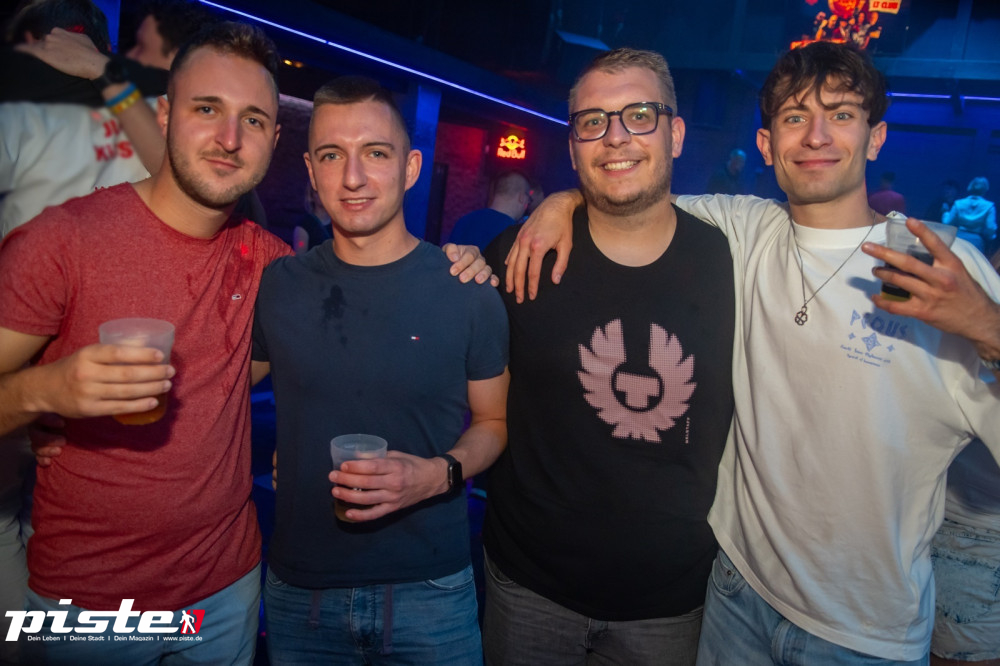 Die große Schaum- und Poolparty