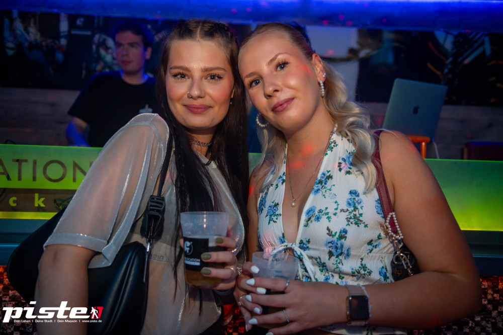 Die große Schaum- und Poolparty