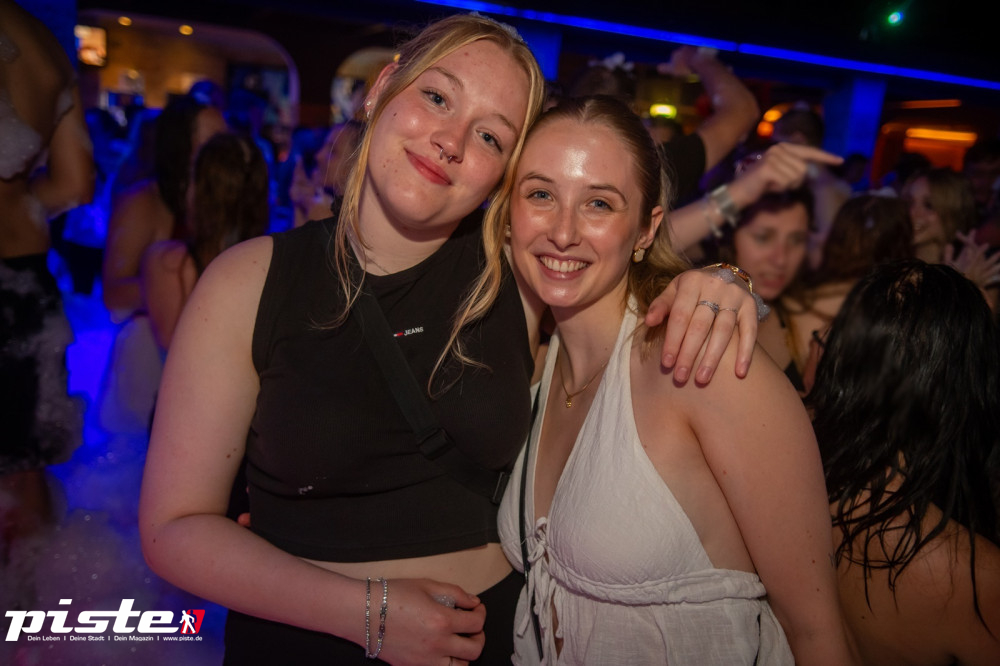 Die große Schaum- und Poolparty