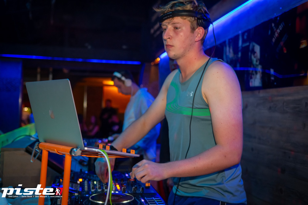 Die große Schaum- und Poolparty