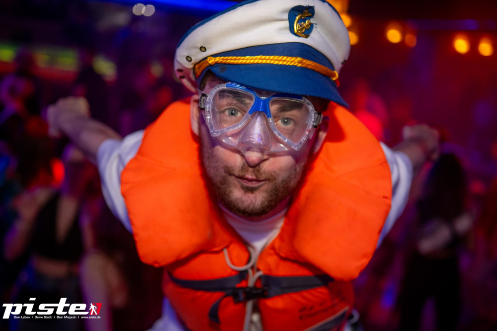 Die große Schaum- und Poolparty