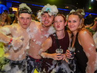 Die große Schaum- und Poolparty