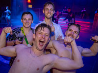 Die große Schaum- und Poolparty