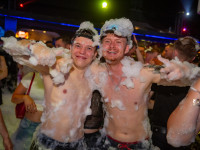 Die große Schaum- und Poolparty