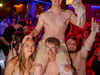 Die große Schaum- und Poolparty